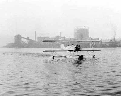 Postcard Boeing Seaplane LK UN